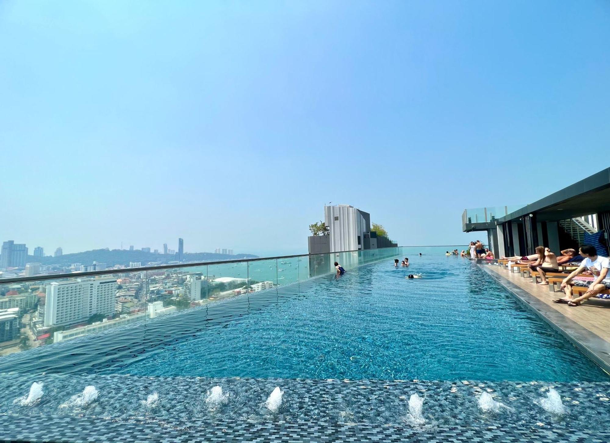 Sea View Pattaya Beach @The Base Central パッタヤー エクステリア 写真